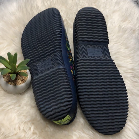 WesternChief Hummingbirds CLOGS-Navy EUC - Picture 6 of 8